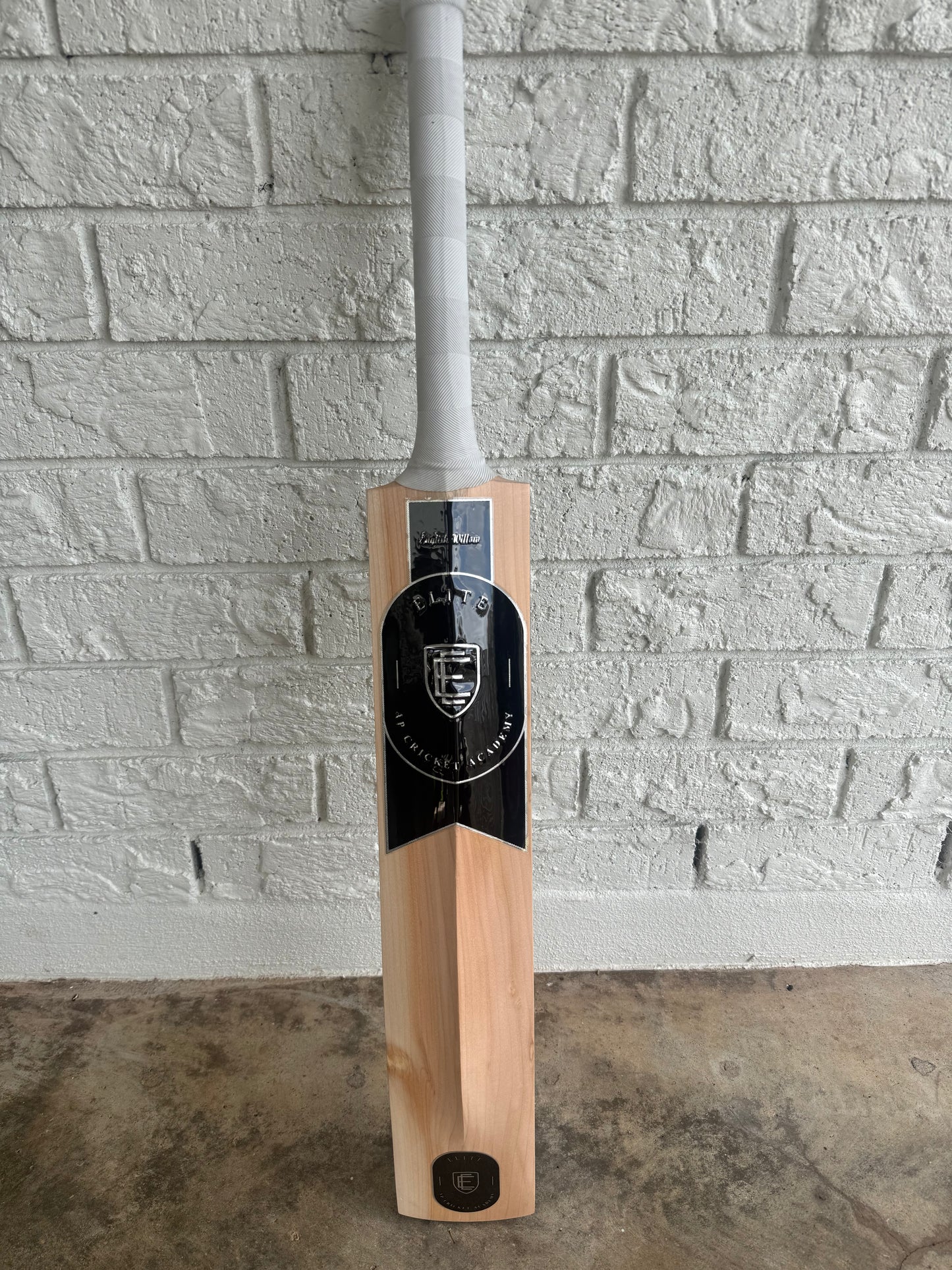 ELITE - SENIOR ENGLISH WILLOW BATS - GRADE 2