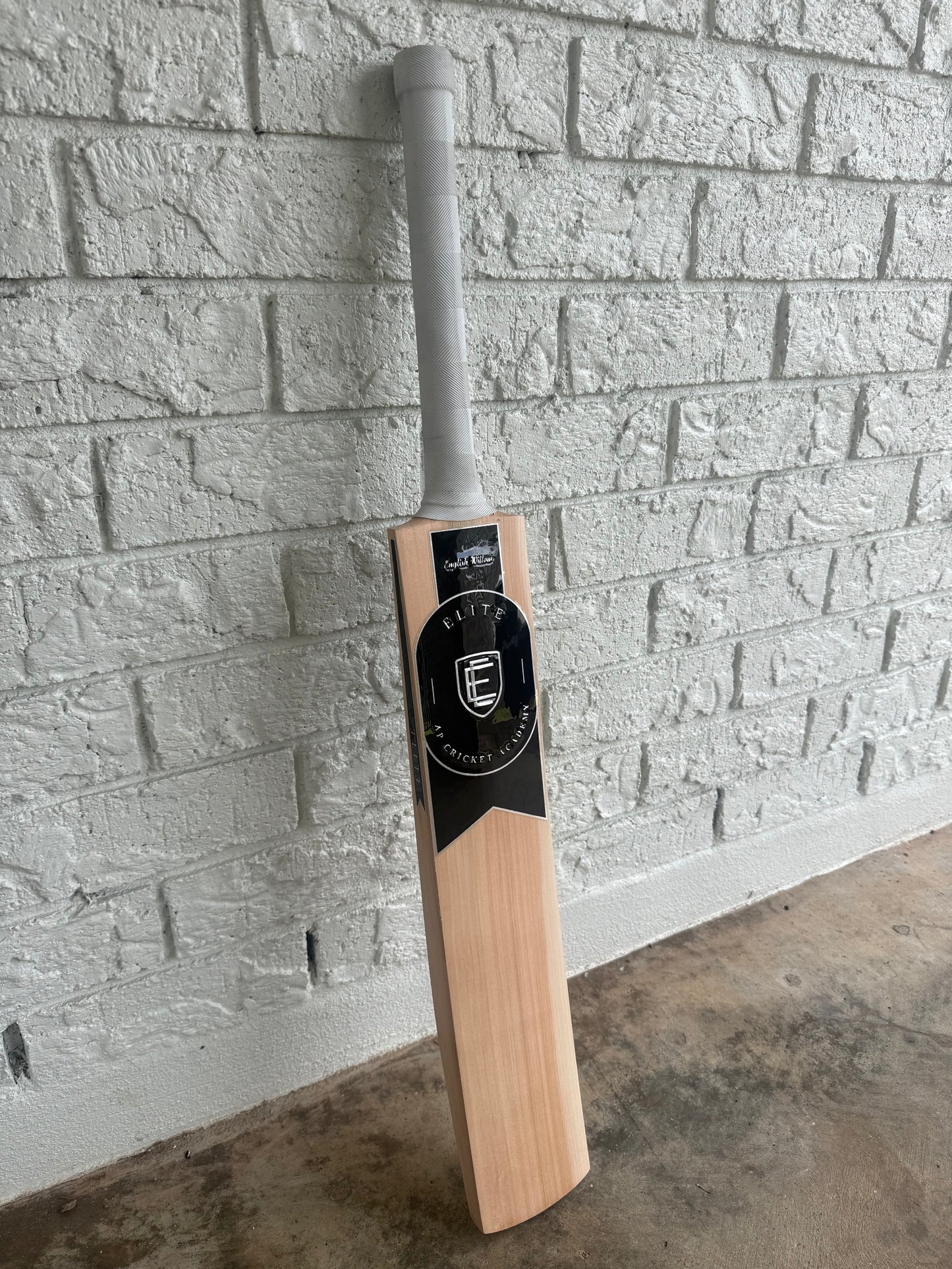 ELITE - SENIOR ENGLISH WILLOW BATS - GRADE 2
