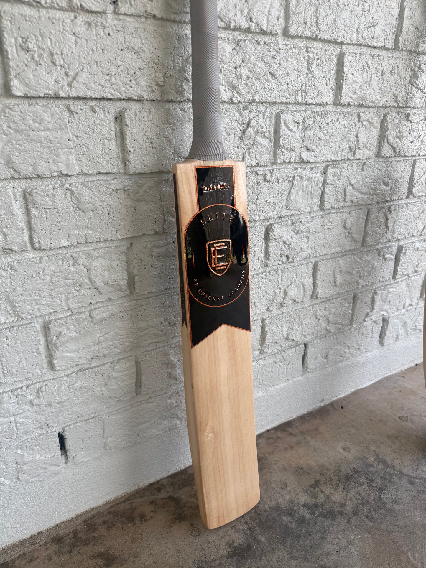 ELITE - JUNIOR ENGLISH WILLOW BATS