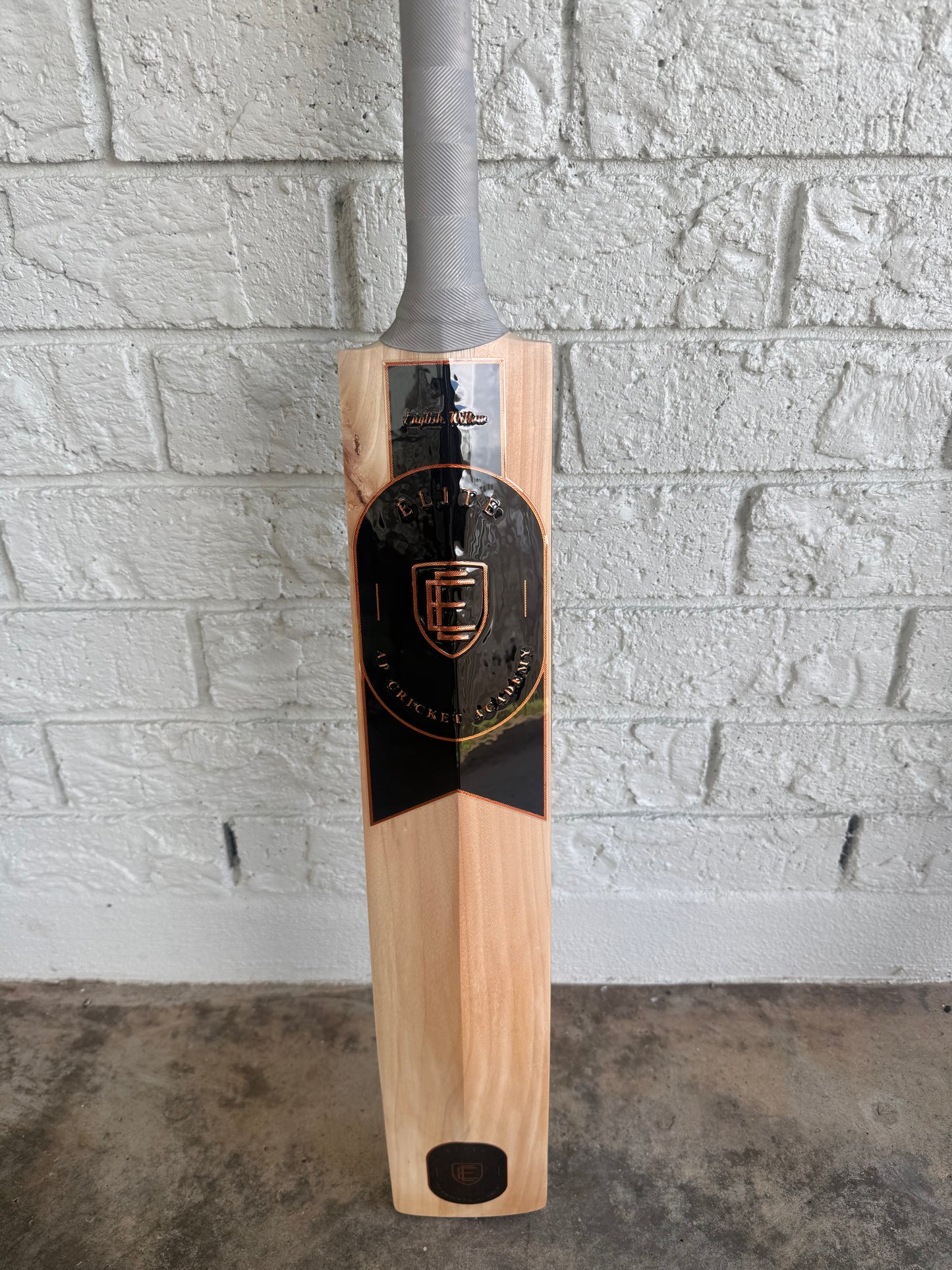 ELITE - JUNIOR ENGLISH WILLOW BATS